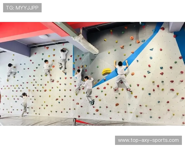 西安攀岩队勇攀高峰中路突破助力攀岩运动新发展