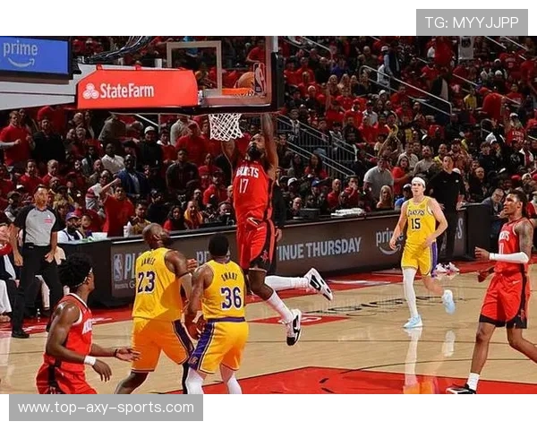 火箭与骑士在NBA夏季联赛中激战正酣新星球员表现引人瞩目